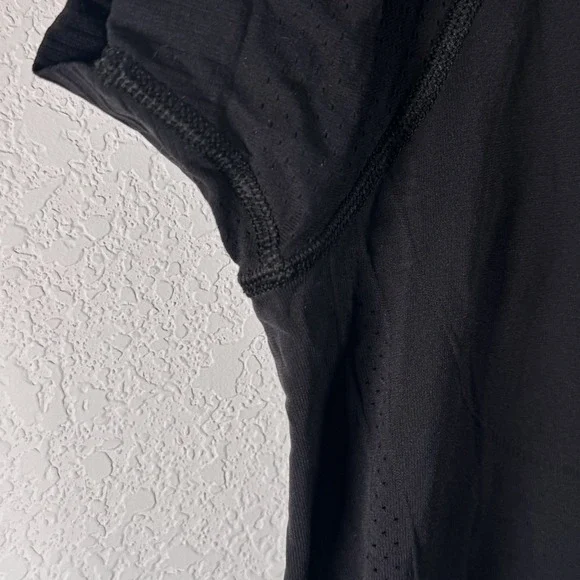 Gymshark Women's Short Sleeve Lightweight | Size Medium - Picture 5 of 7